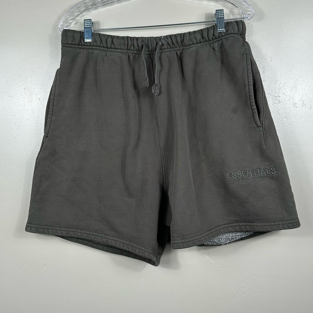 Essentials x Fear Of God Men’s Sweatpants Shorts in Olive Green Size Large